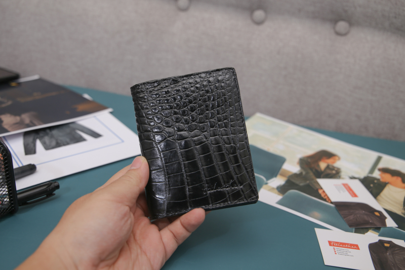 Ví da cá sấu da bụng 1 mặt - Leather Wallet Crocodile S2021 - Mã S93B - Dáng đứng